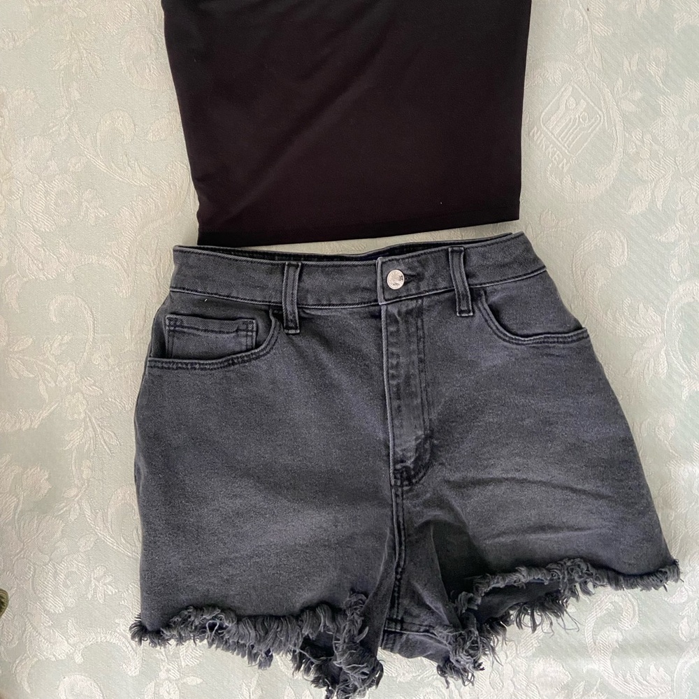 Hollister Ultra High Rise Mom Denim Shorts